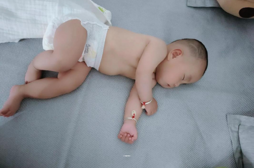 格尔木怀孕多久会显肚子